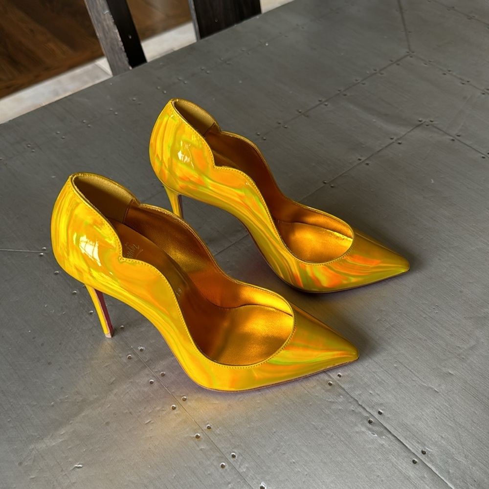 Christian Louboutin hot chick 100mm patent yellow metallic psychic sz 37 gold - Picture 2 of 12
